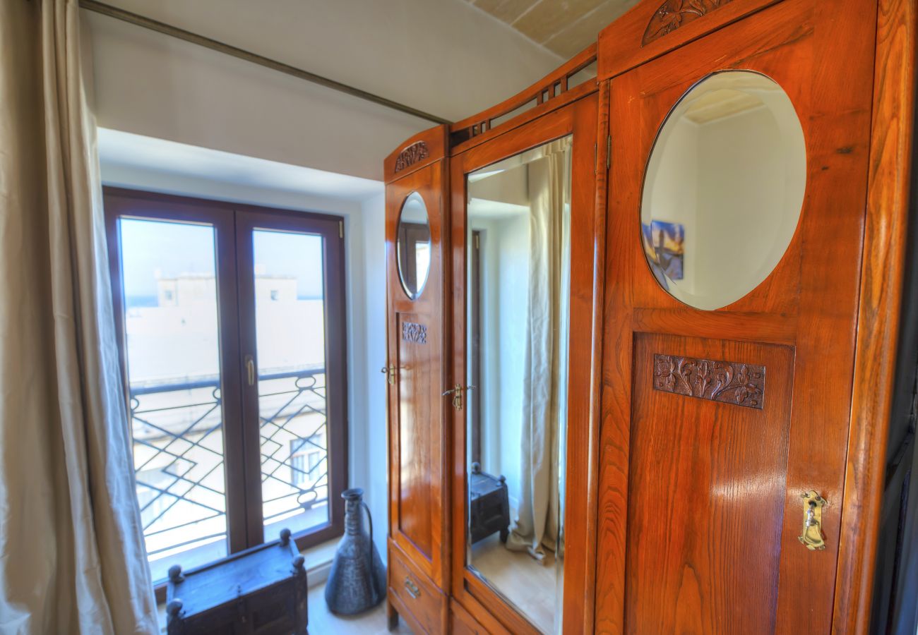 Apartamento en Valletta - Comfy 1 bedroom - Sun terrace & sea views GBUH1-1