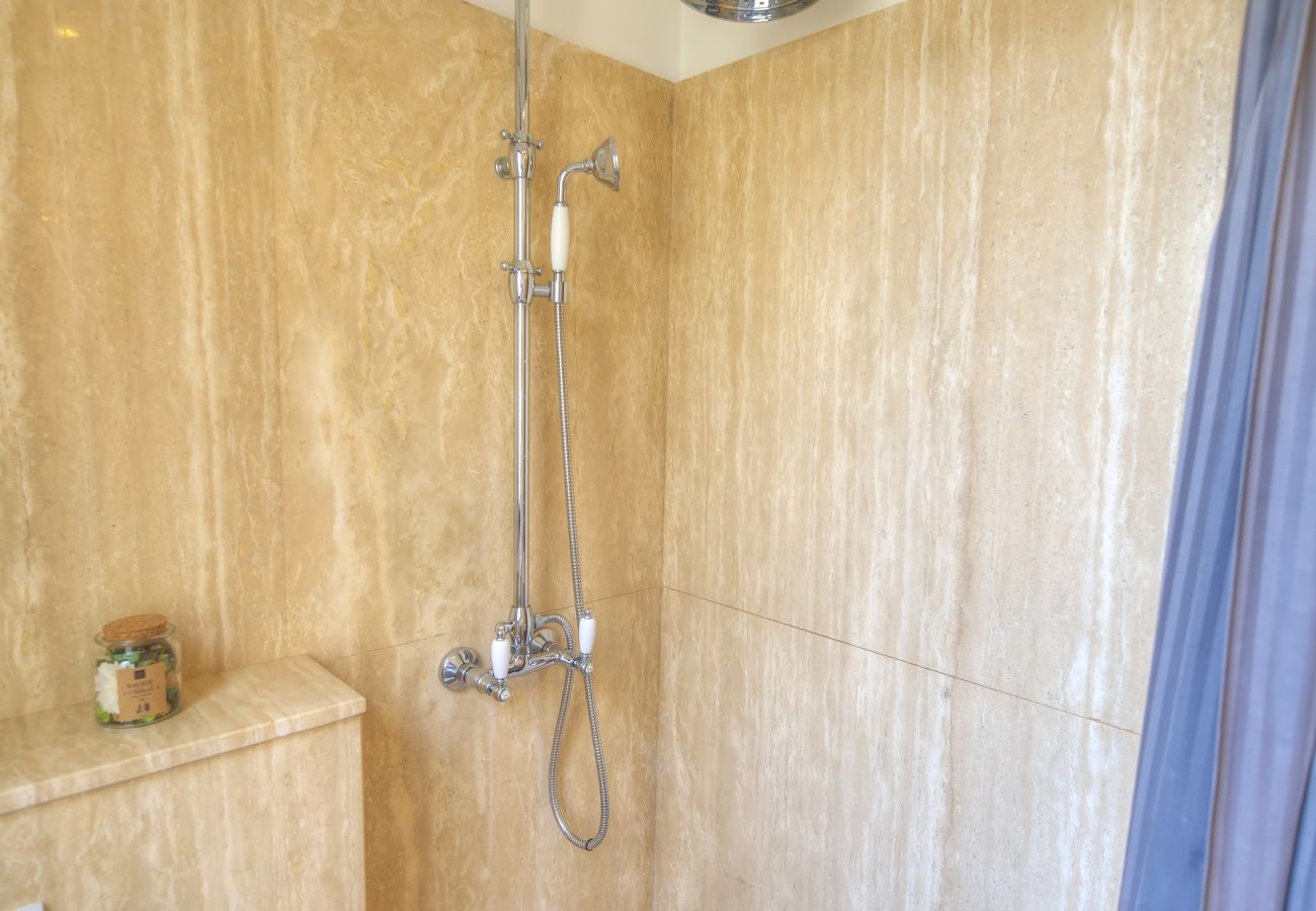 Apartamento en Valletta - Comfy 1 bedroom - Sun terrace & sea views GBUH1-1