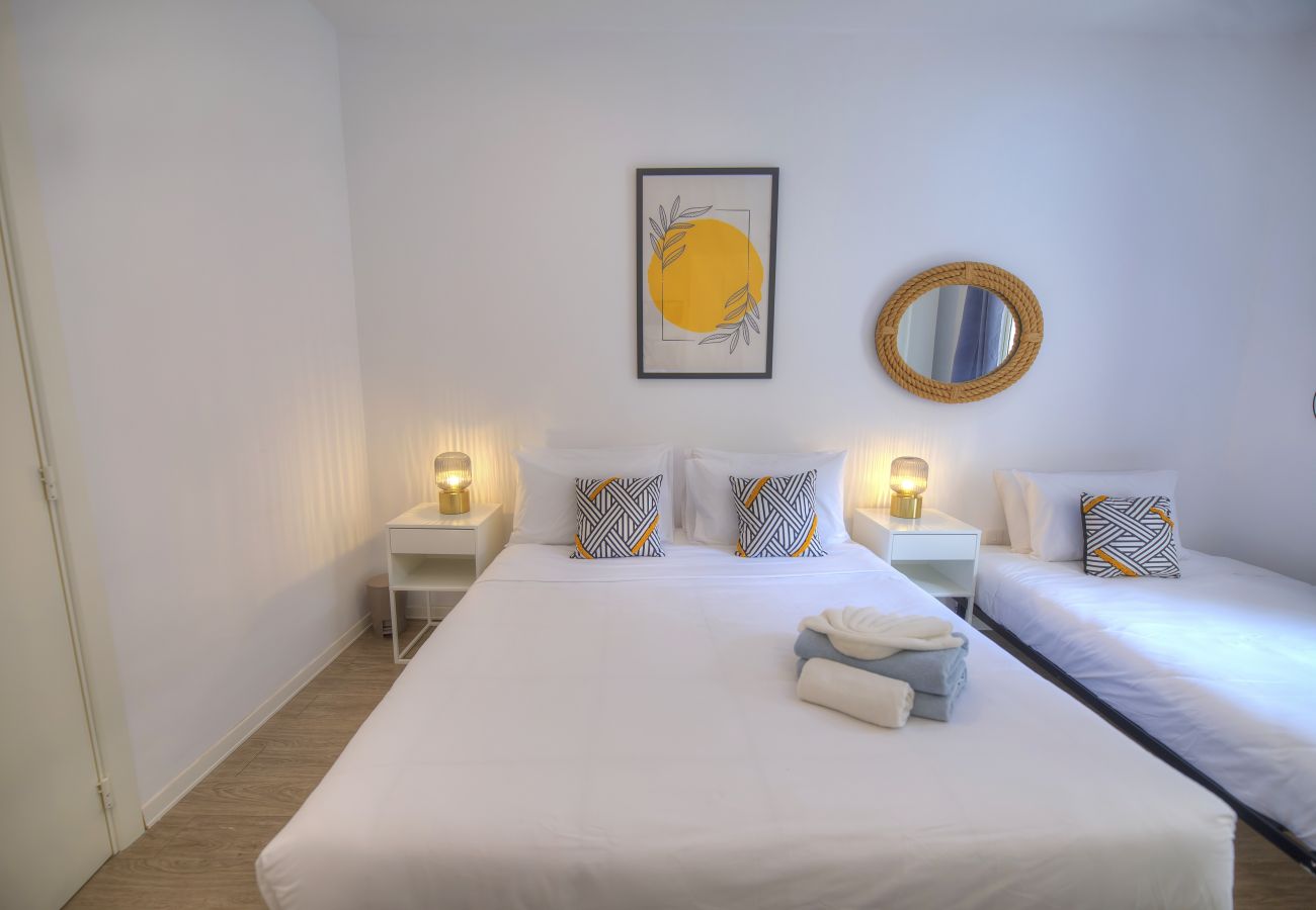 Apartamento en Sliema - Spacious 4 bedrooms with sea view balcony GOSLM-3