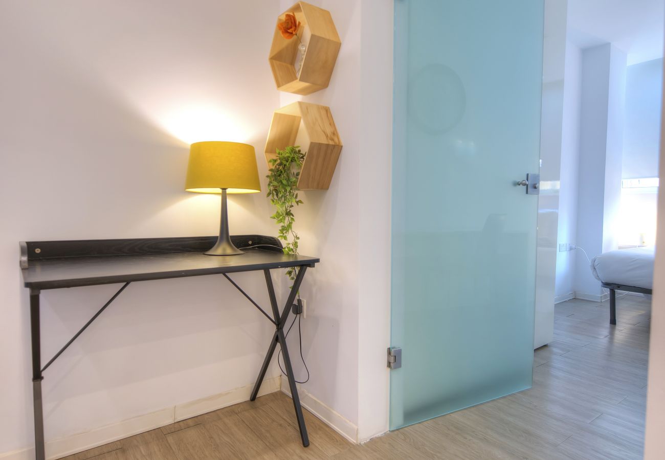 Apartamento en Sliema - Spacious 4 bedrooms with sea view balcony GOSLM-3