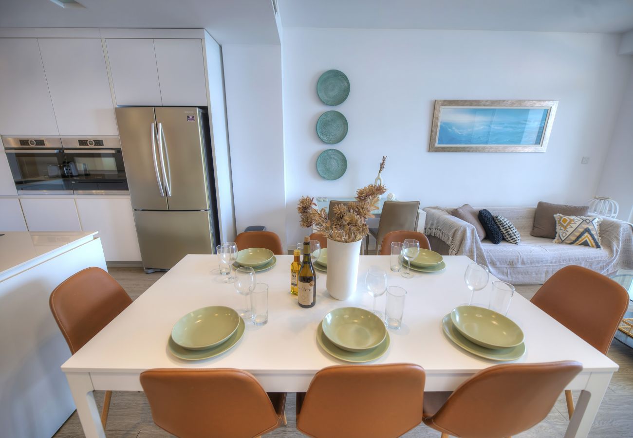 Apartamento en Sliema - Spacious 4 bedrooms with sea view balcony GOSLM-3