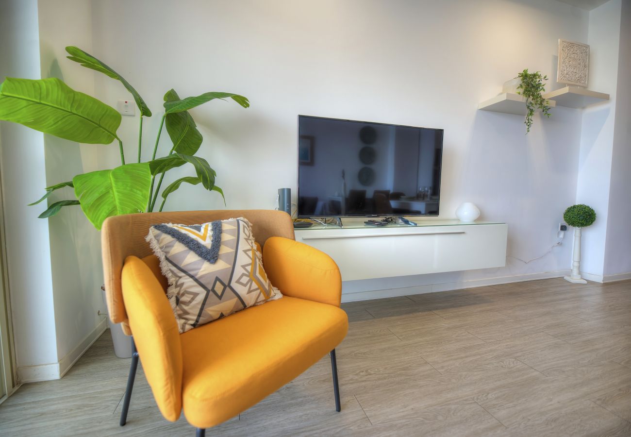 Apartamento en Sliema - Spacious 4 bedrooms with sea view balcony GOSLM-3