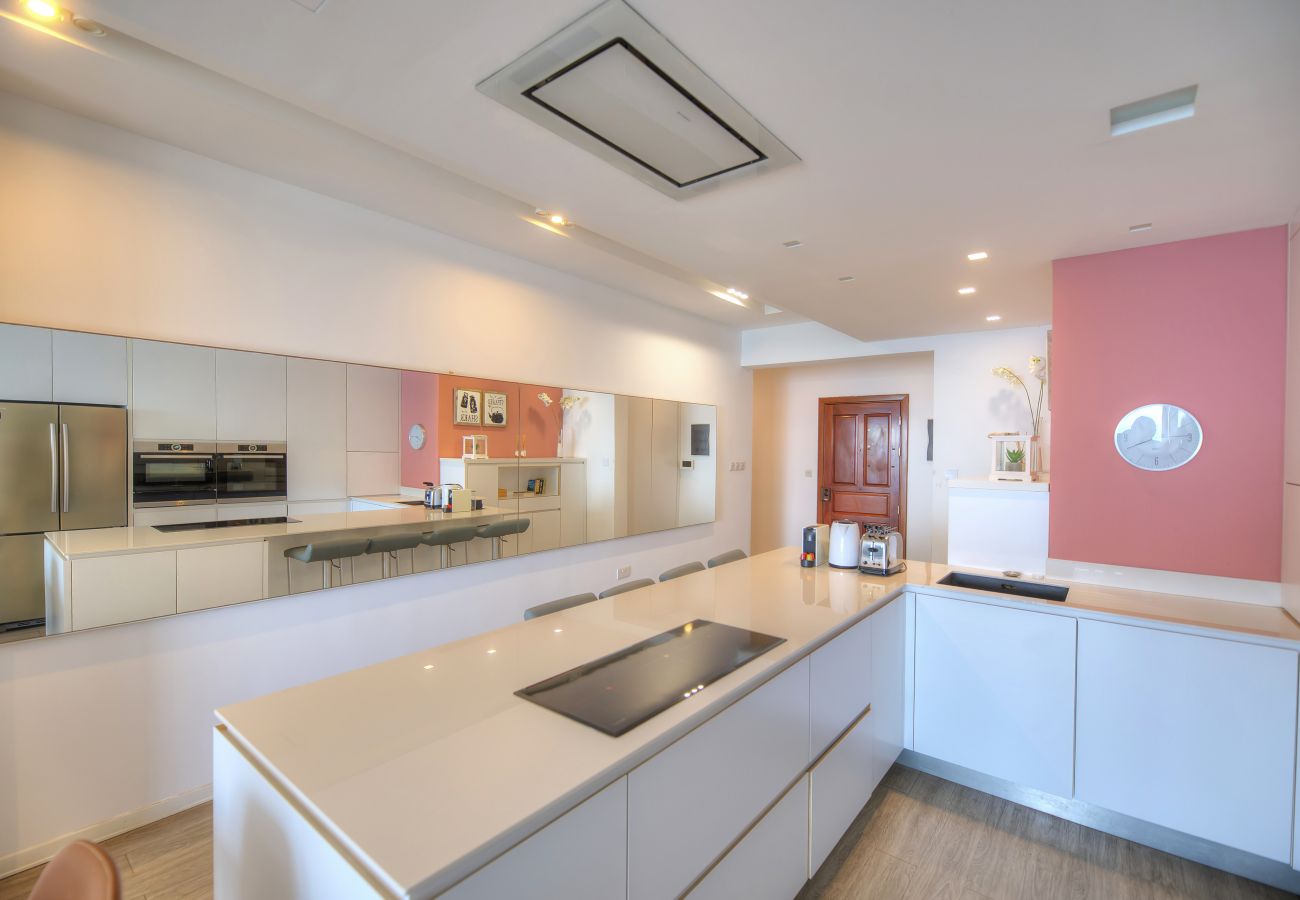 Apartamento en Sliema - Spacious 4 bedrooms with sea view balcony GOSLM-3