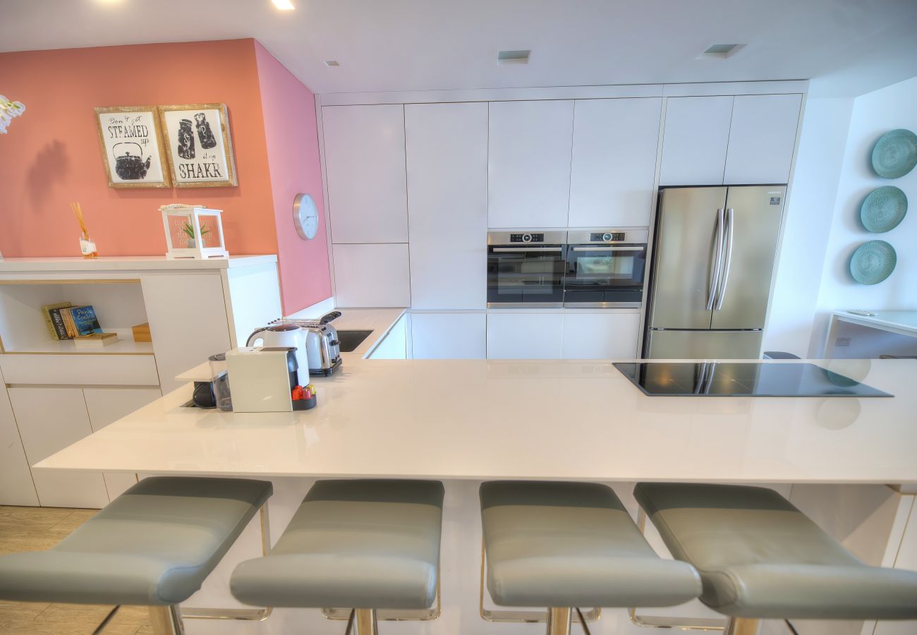 Apartamento en Sliema - Spacious 4 bedrooms with sea view balcony GOSLM-3