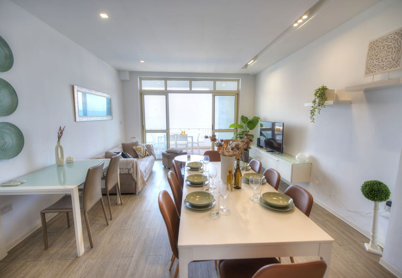 Apartamento en Sliema - Spacious 4 bedrooms with sea view balcony GOSLM-3