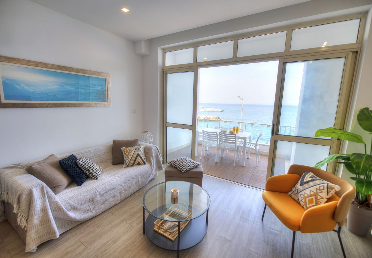Apartamento en Sliema - Spacious 4 bedrooms with sea view balcony GOSLM-3