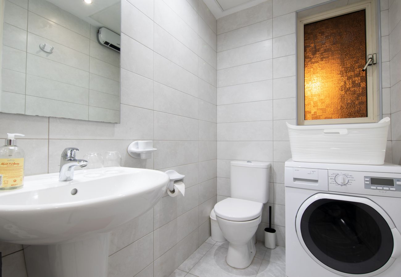 Apartamento en St Julian's - Traditional 2 bedroom house with yard SSCH1