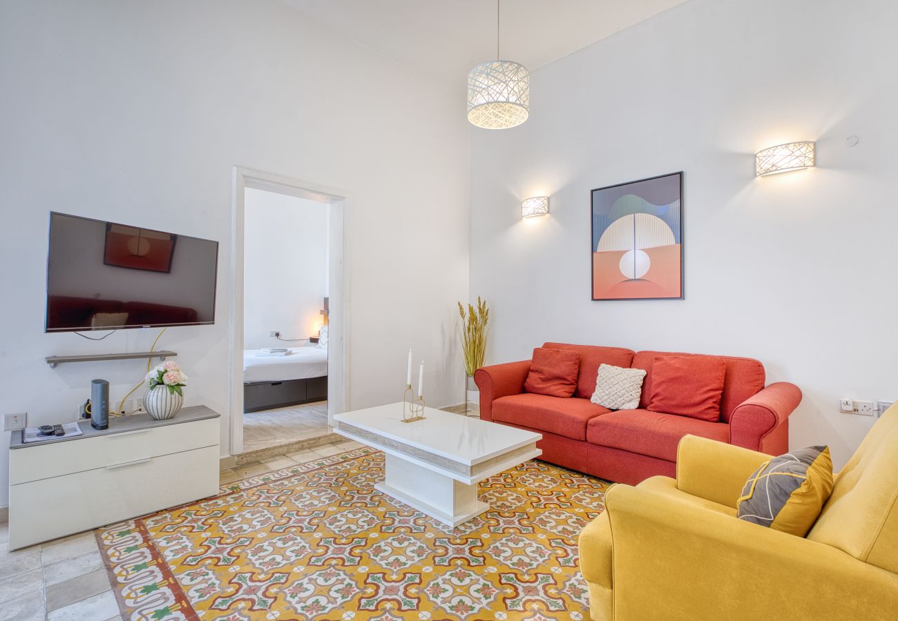 Apartamento en St Julian's - Traditional 2 bedroom house with yard SSCH1