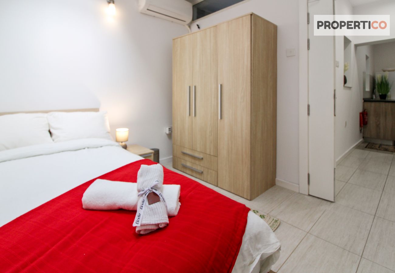 Casa adosada en Gzira - Charming 2 bedroom townhouse, internal yard JDES1-1