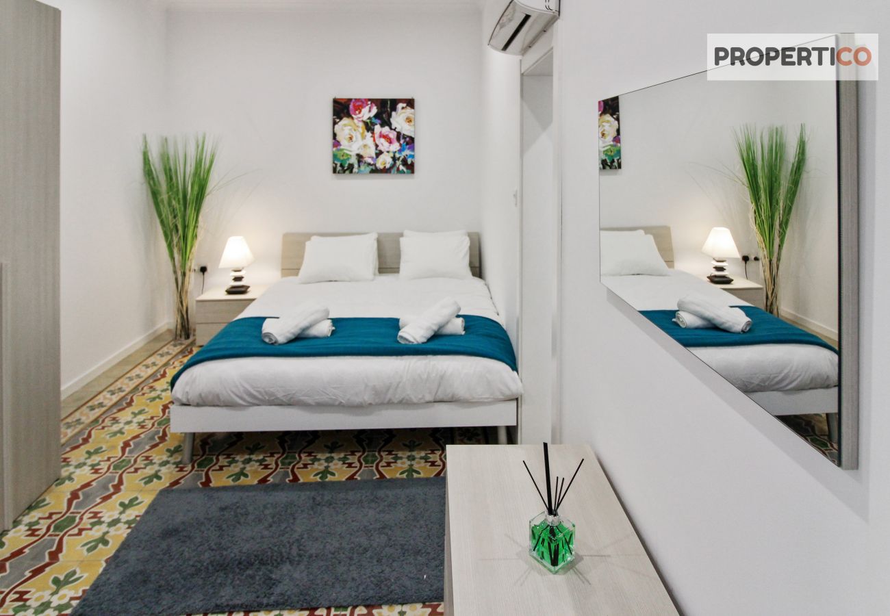 Casa adosada en Gzira - Charming 2 bedroom townhouse, internal yard JDES1-1