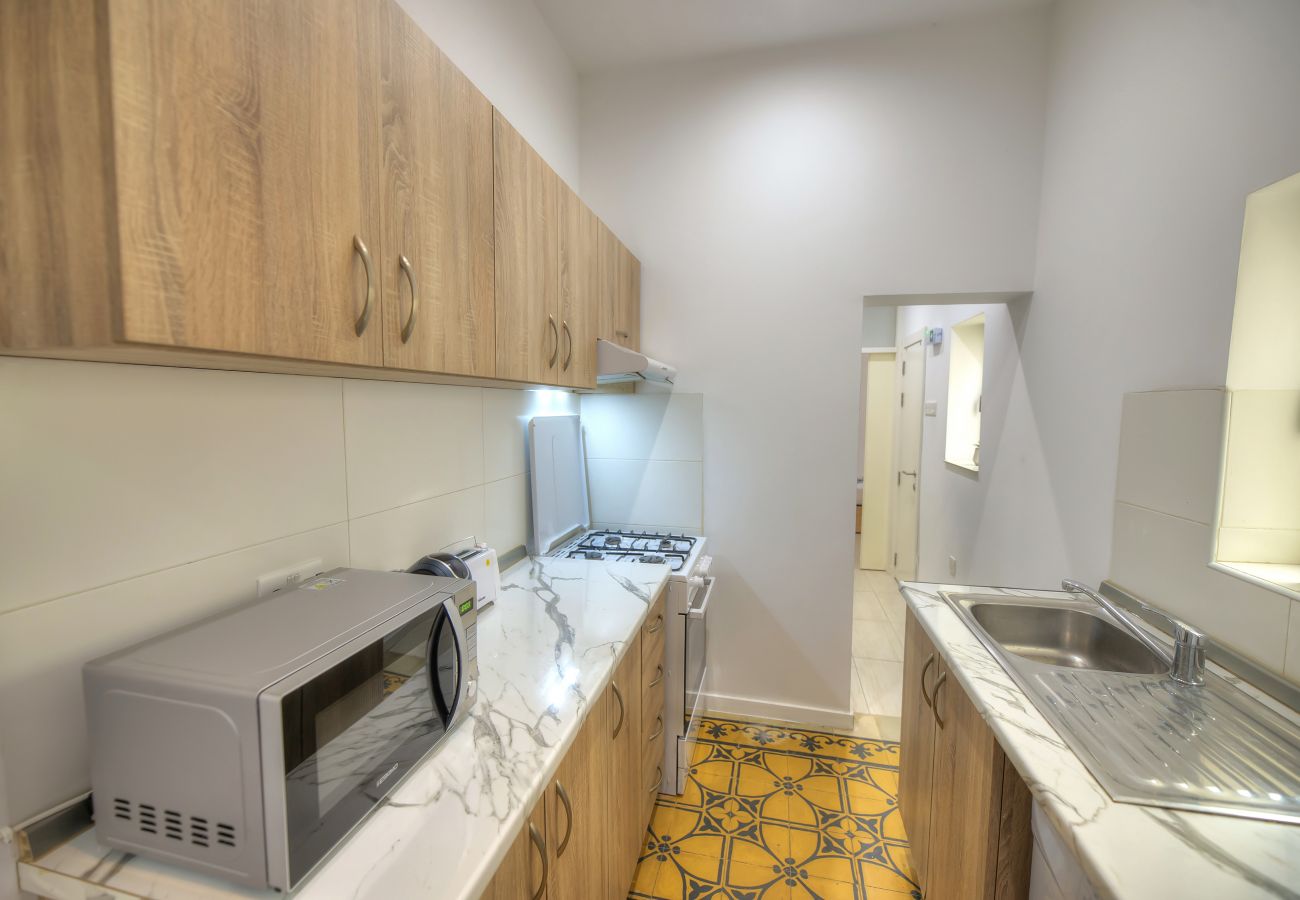 Casa adosada en Gzira - Charming 2 bedroom townhouse, internal yard JDES1-1