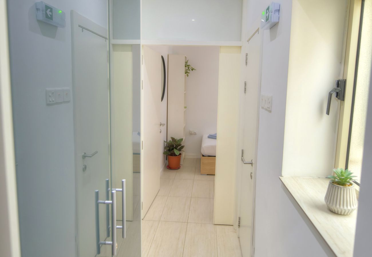 Casa adosada en Gzira - Charming 2 bedroom townhouse, internal yard JDES1-1