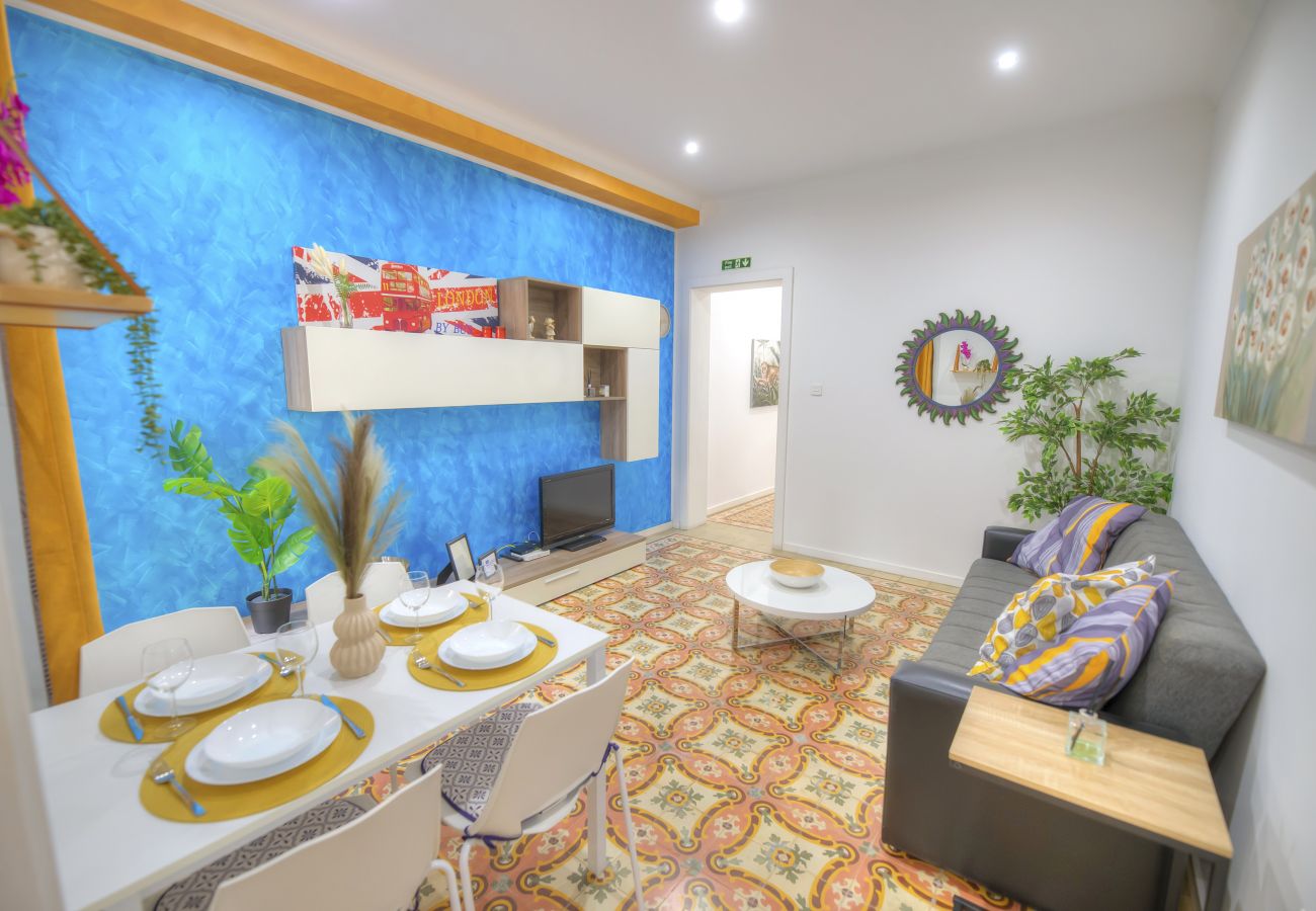 Casa adosada en Gzira - Charming 2 bedroom townhouse, internal yard JDES1-1