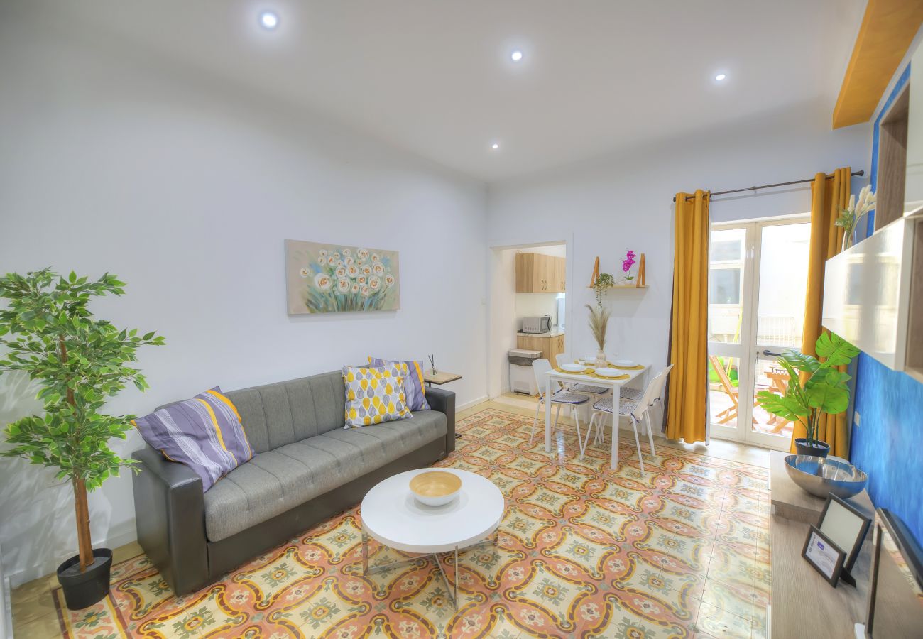 Casa adosada en Gzira - Charming 2 bedroom townhouse, internal yard JDES1-1