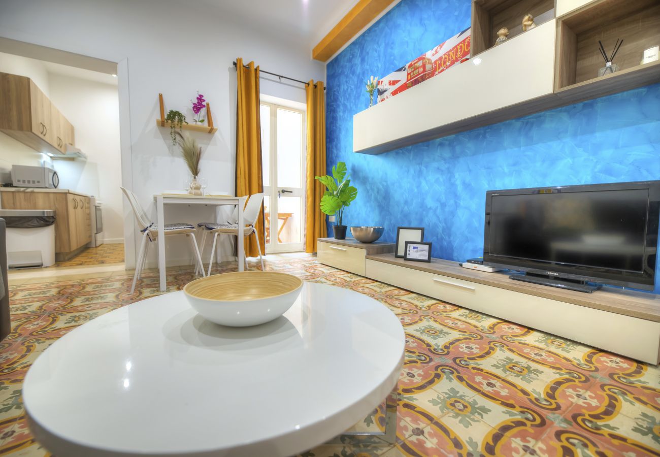 Casa adosada en Gzira - Charming 2 bedroom townhouse, internal yard JDES1-1