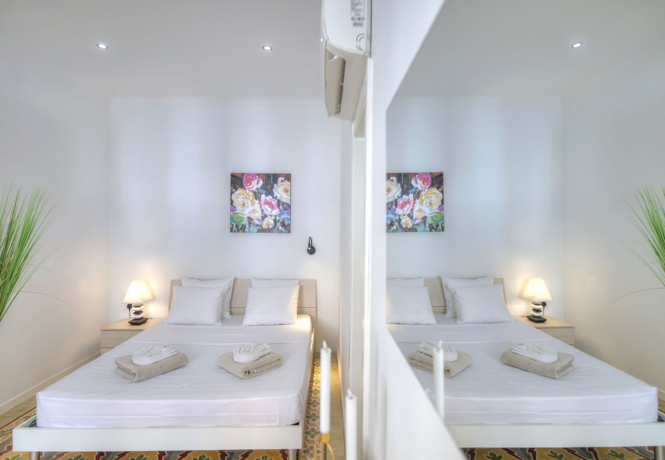Casa adosada en Gzira - Charming 2 bedroom townhouse, internal yard JDES1-1