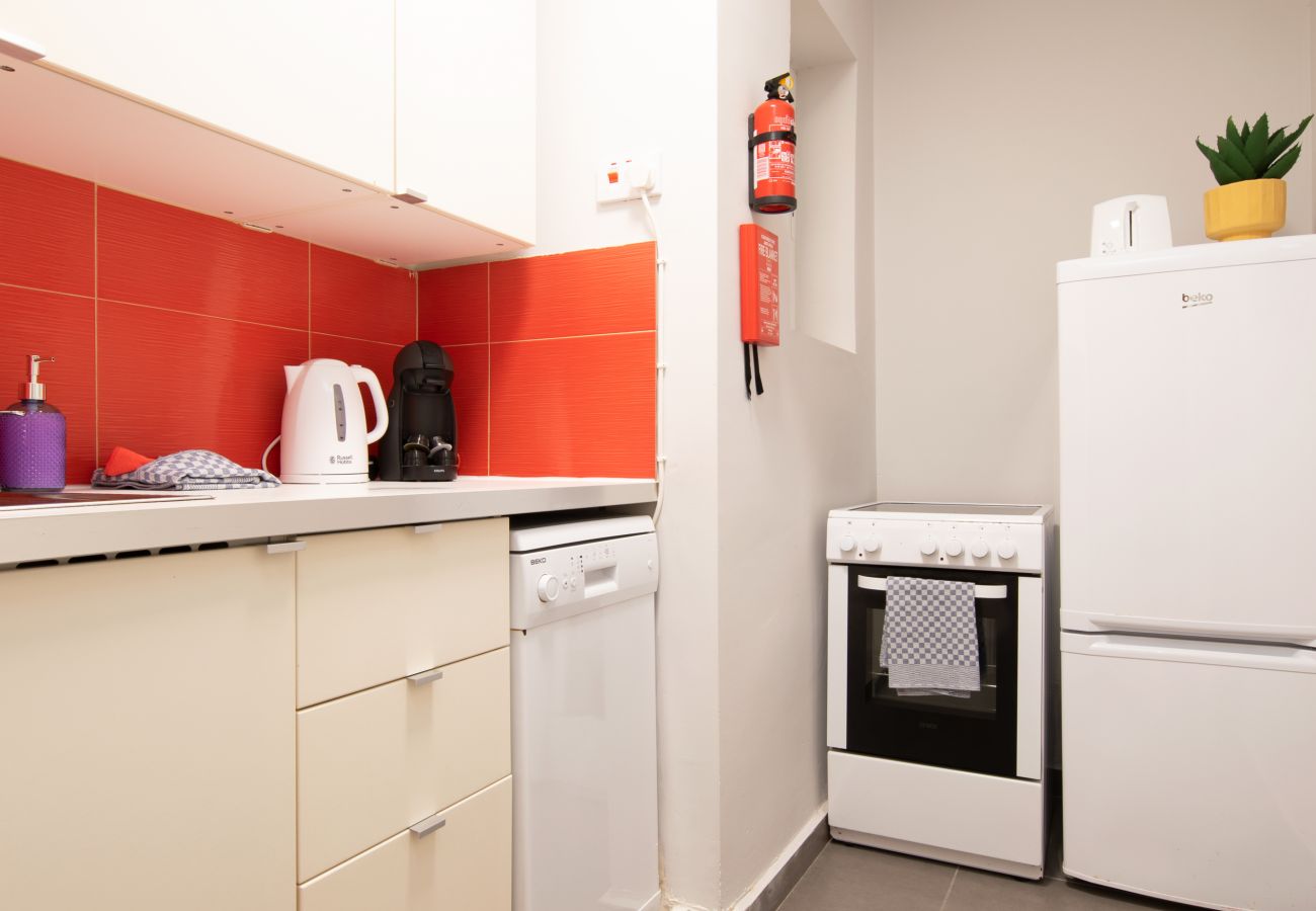 Apartamento en Sliema - Modern seafront 3bedrooms with spacious yard JLIN1-1