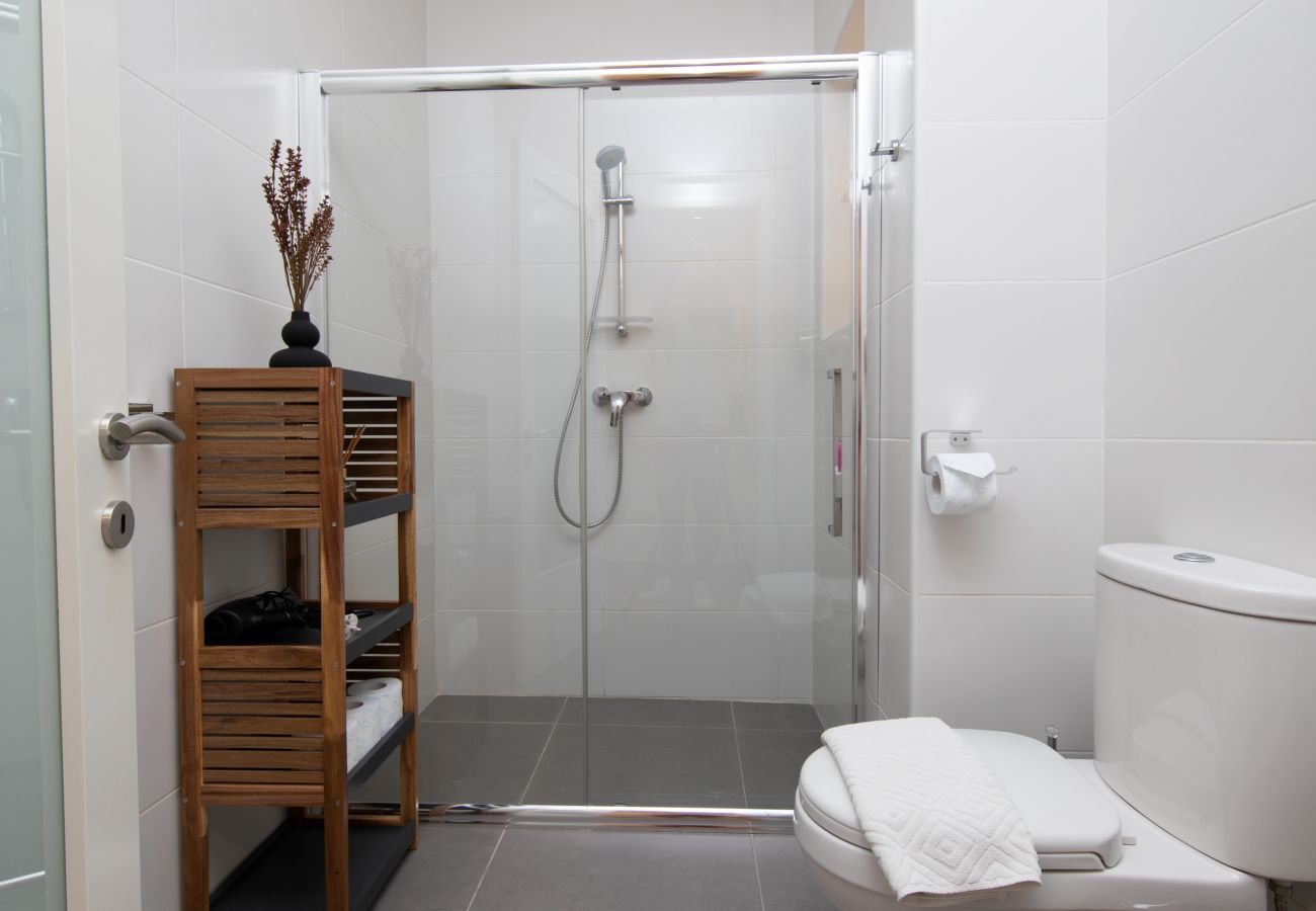 Apartamento en Sliema - Modern seafront 3bedrooms with spacious yard JLIN1-1