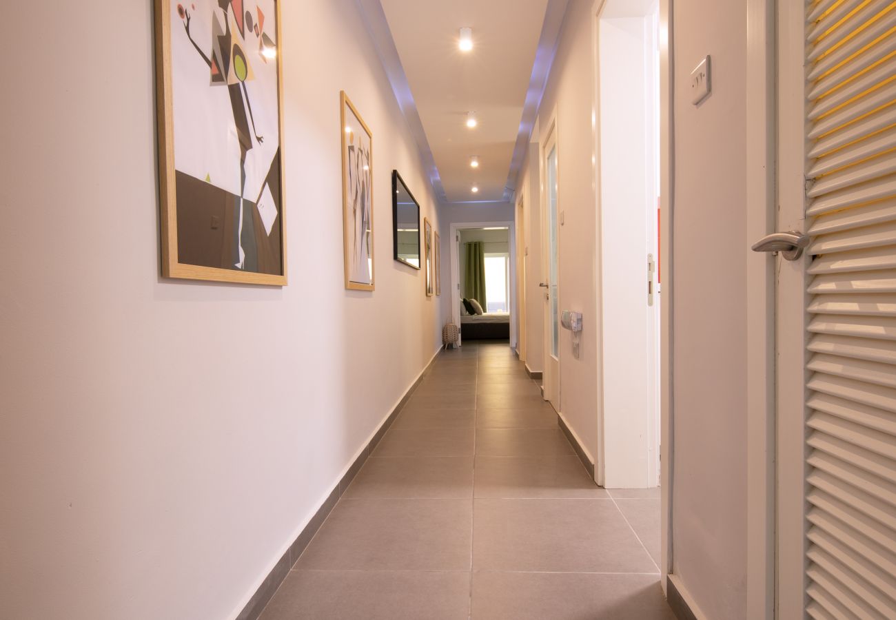 Apartamento en Sliema - Modern seafront 3bedrooms with spacious yard JLIN1-1