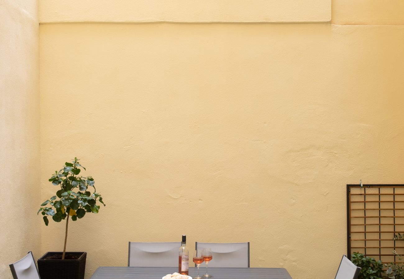 Apartamento en Sliema - Modern seafront 3bedrooms with spacious yard JLIN1-1