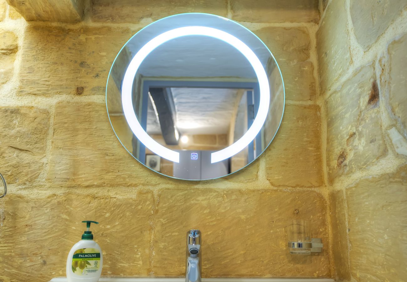 Casa adosada en Valletta - 1bedroom with amazing views in Valletta center JSPI1-1