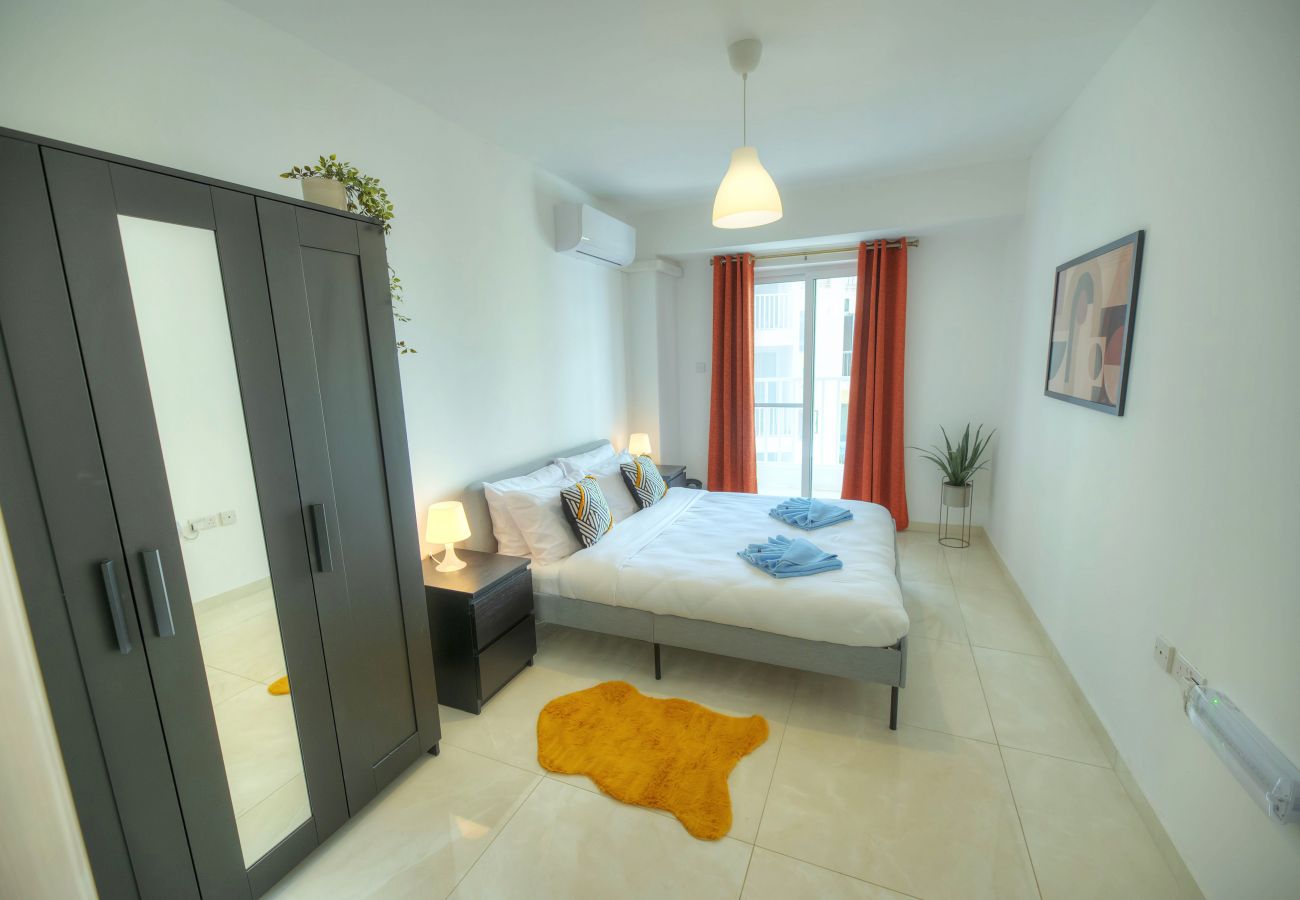 Apartamento en Gzira - Seafront bright & spacious 2 bedrooms GOGZR1-1