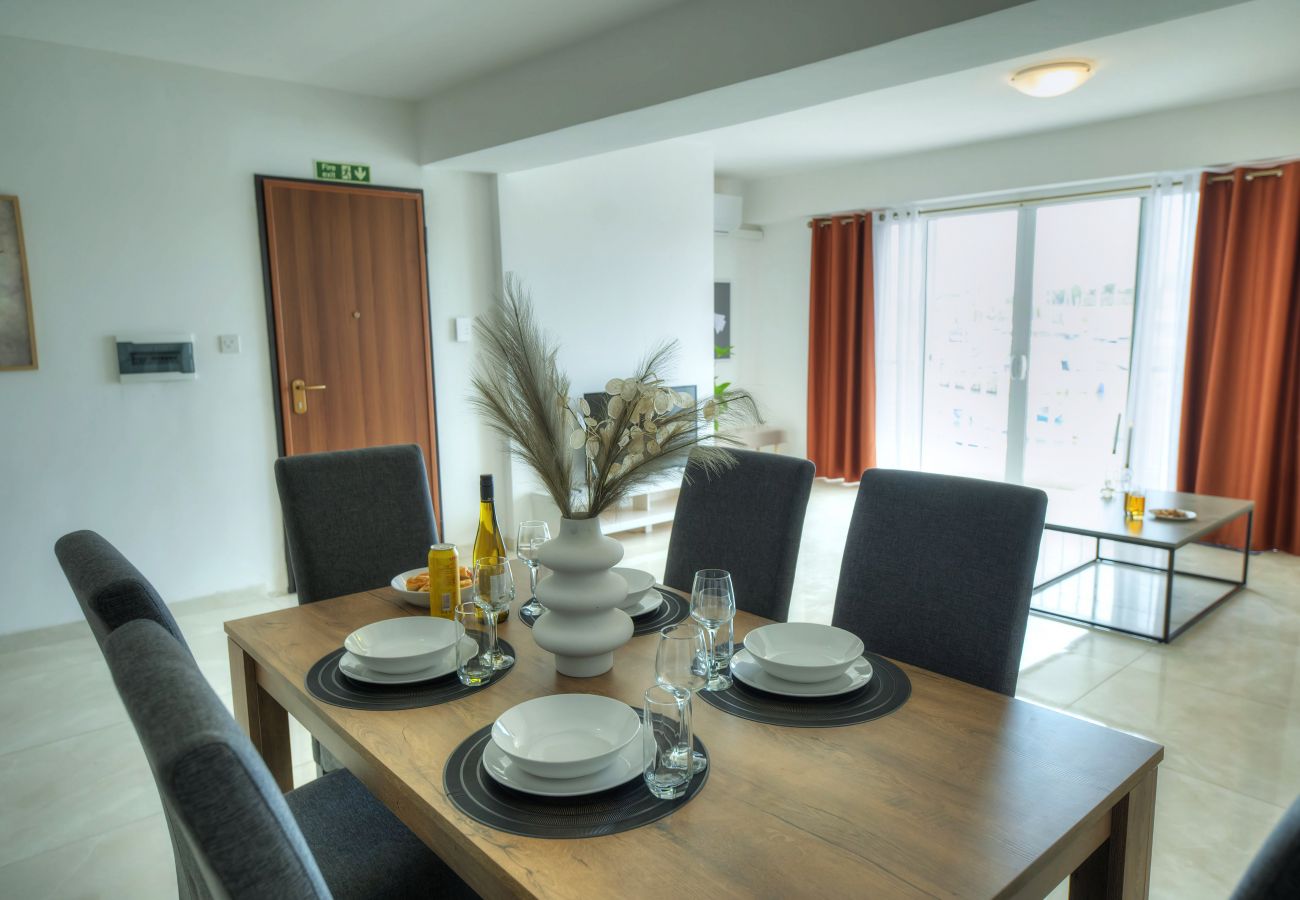 Apartamento en Gzira - Seafront bright & spacious 2 bedrooms GOGZR1-1