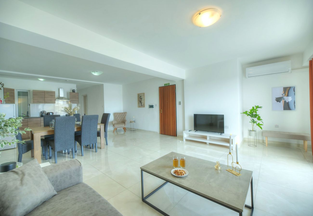 Apartamento en Gzira - Seafront bright & spacious 2 bedrooms GOGZR1-1