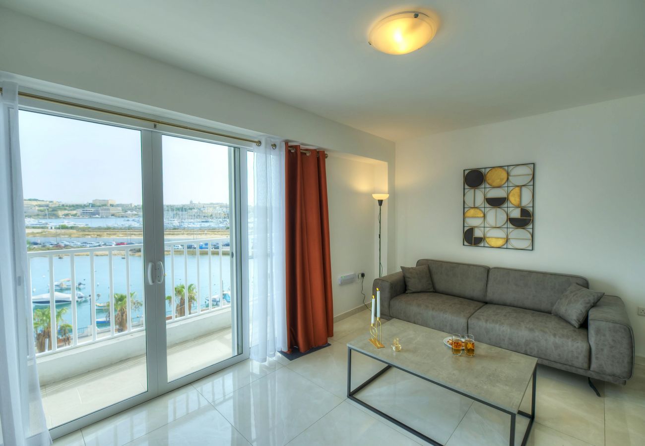 Apartamento en Gzira - Seafront bright & spacious 2 bedrooms GOGZR1-1