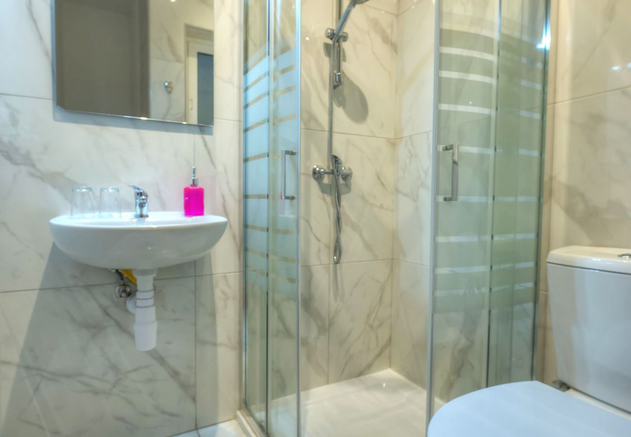 Apartamento en Gzira - Bright & modern 2bedrooms with sea views GOGZR1-2