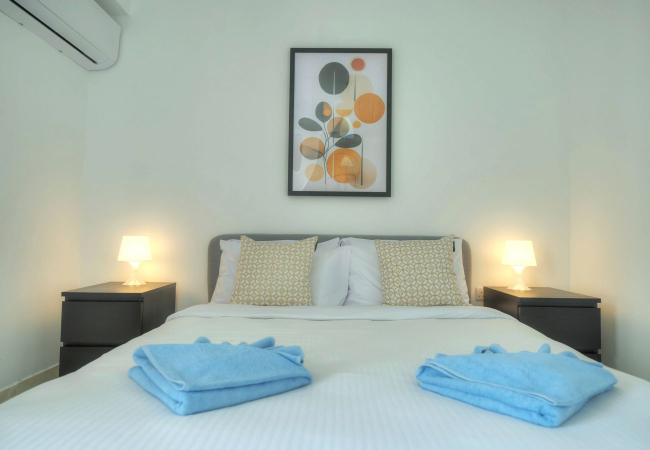Apartamento en Gzira - Seafront beautifully furnished 2 bedrooms GOGZR1-3