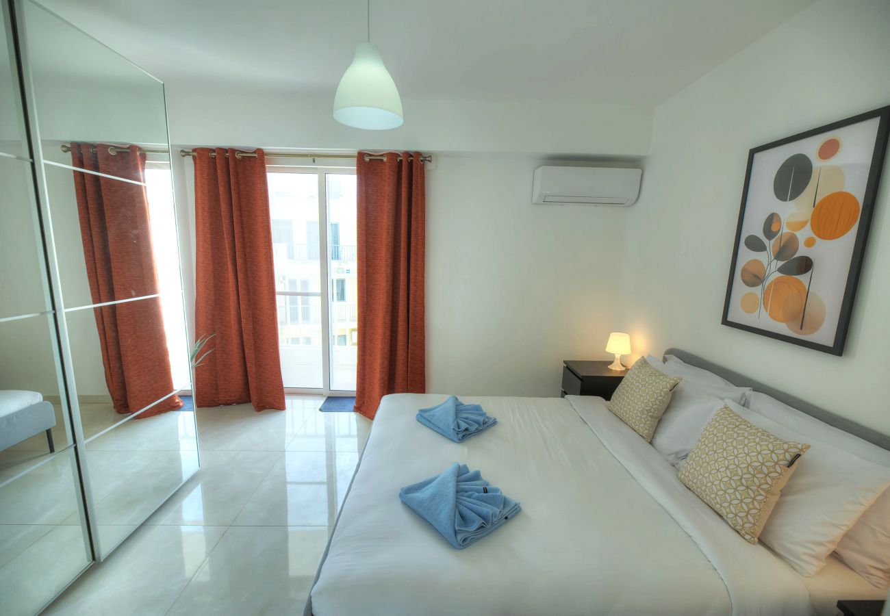 Apartamento en Gzira - Seafront beautifully furnished 2 bedrooms GOGZR1-3