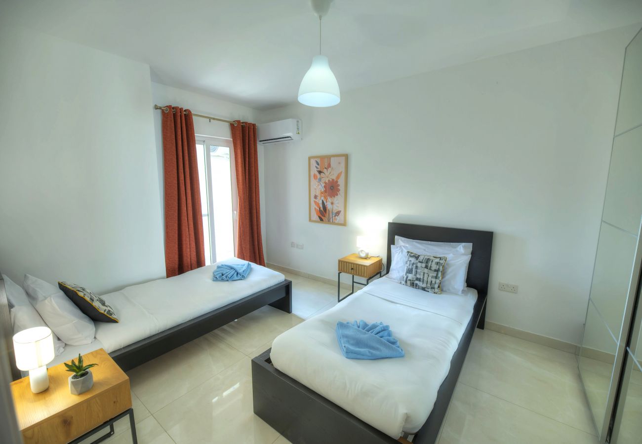 Apartamento en Gzira - Seafront beautifully furnished 2 bedrooms GOGZR1-3