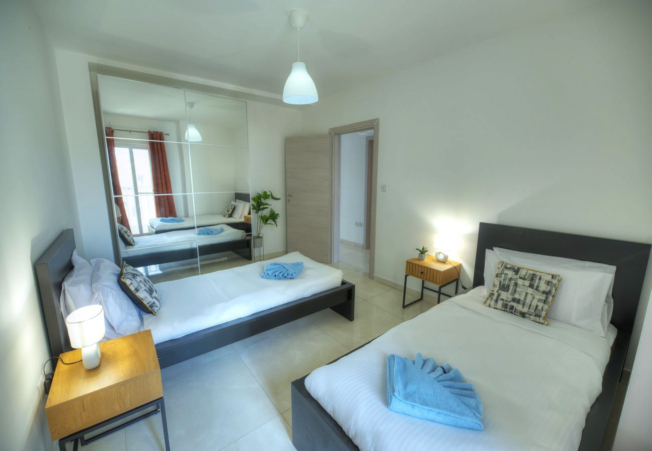 Apartamento en Gzira - Seafront beautifully furnished 2 bedrooms GOGZR1-3