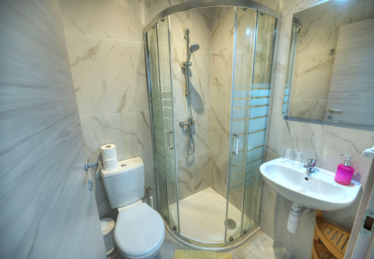 Apartamento en Gzira - Seafront beautifully furnished 2 bedrooms GOGZR1-3