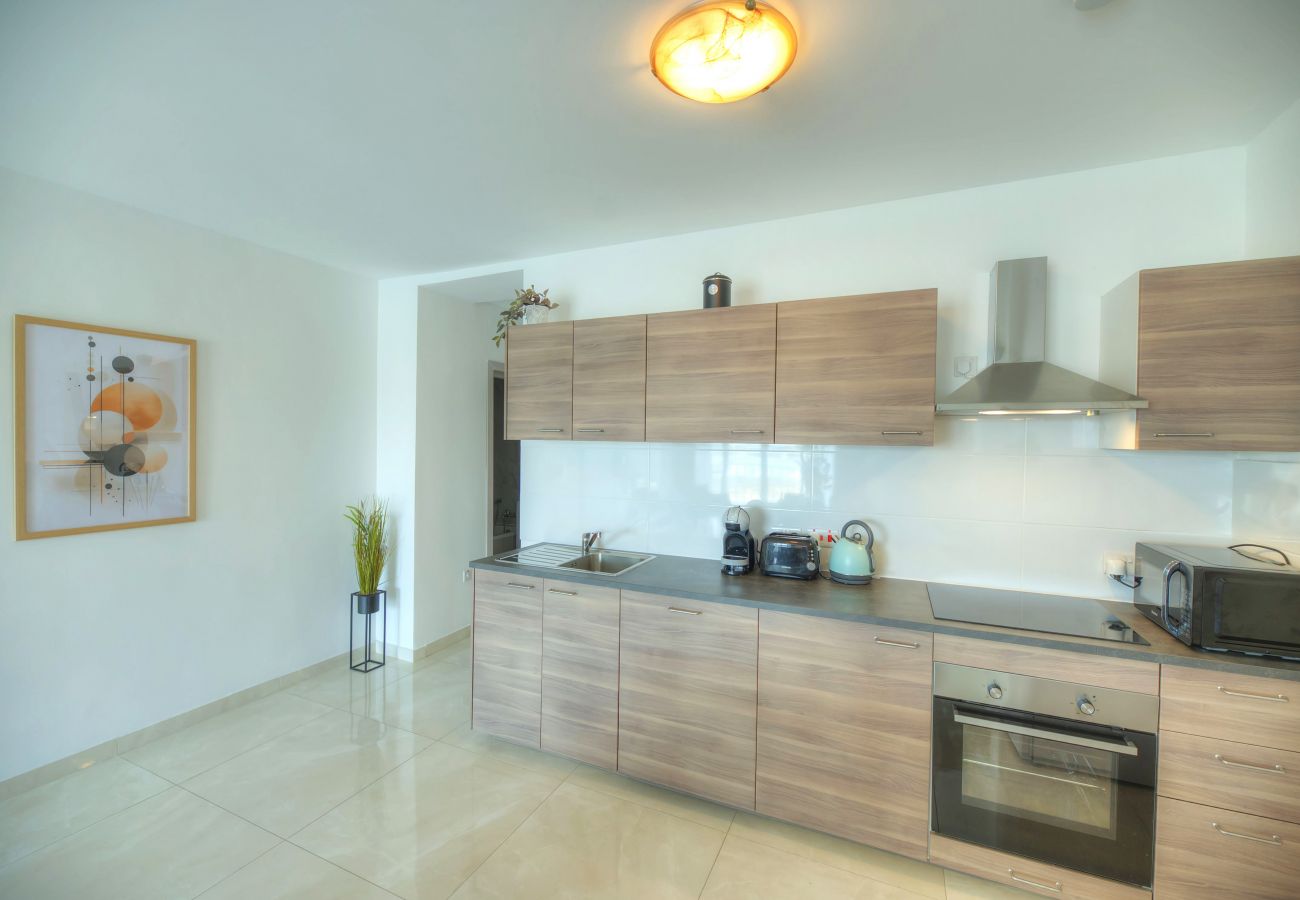 Apartamento en Gzira - Seafront beautifully furnished 2 bedrooms GOGZR1-3