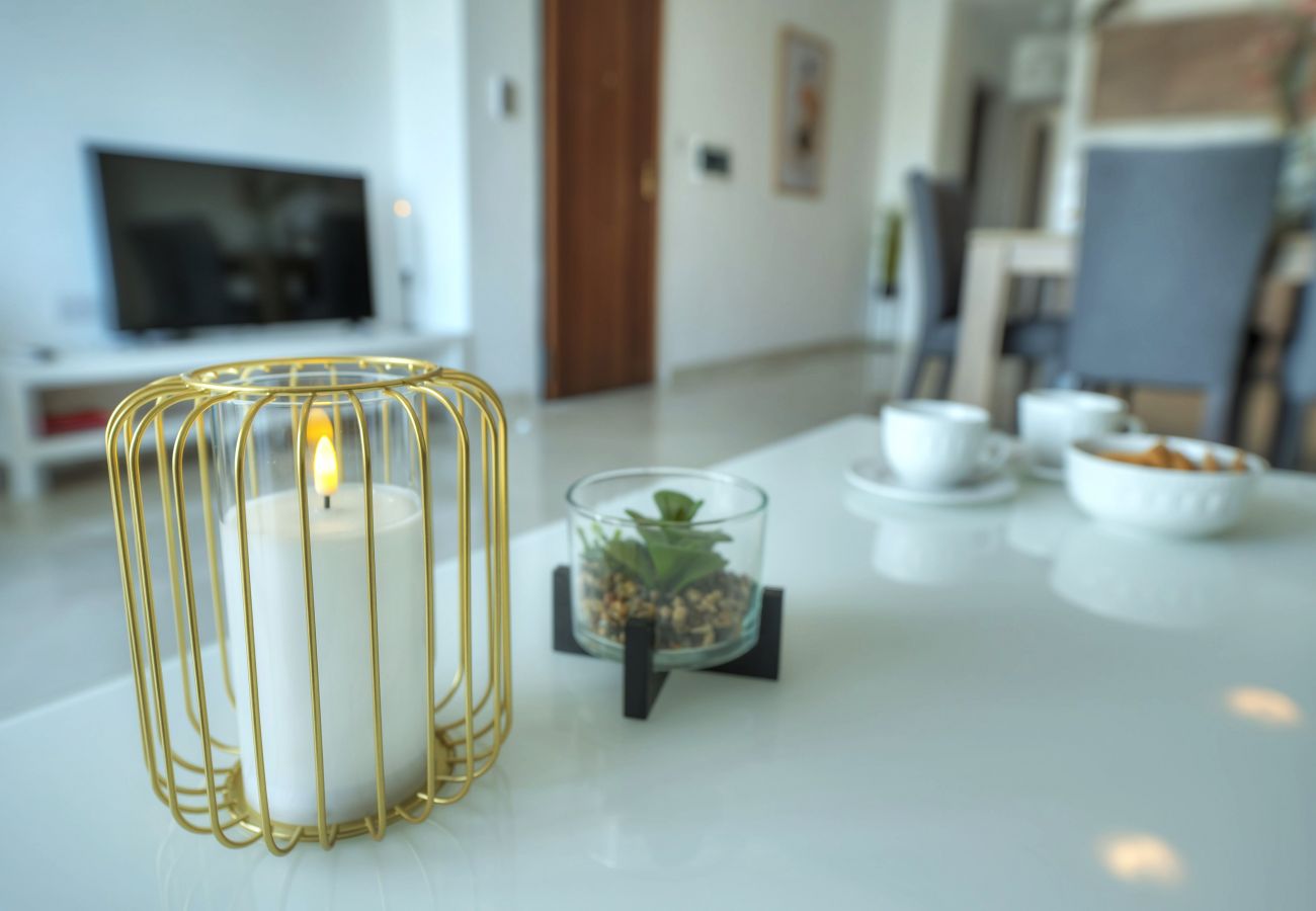 Apartamento en Gzira - Seafront beautifully furnished 2 bedrooms GOGZR1-3