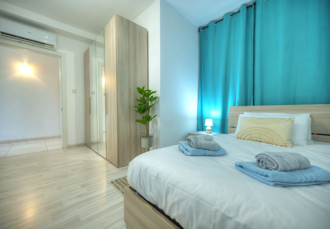 Apartamento en Sliema - Spacious seafront 3 bedrooms - balcony GOSLM-7