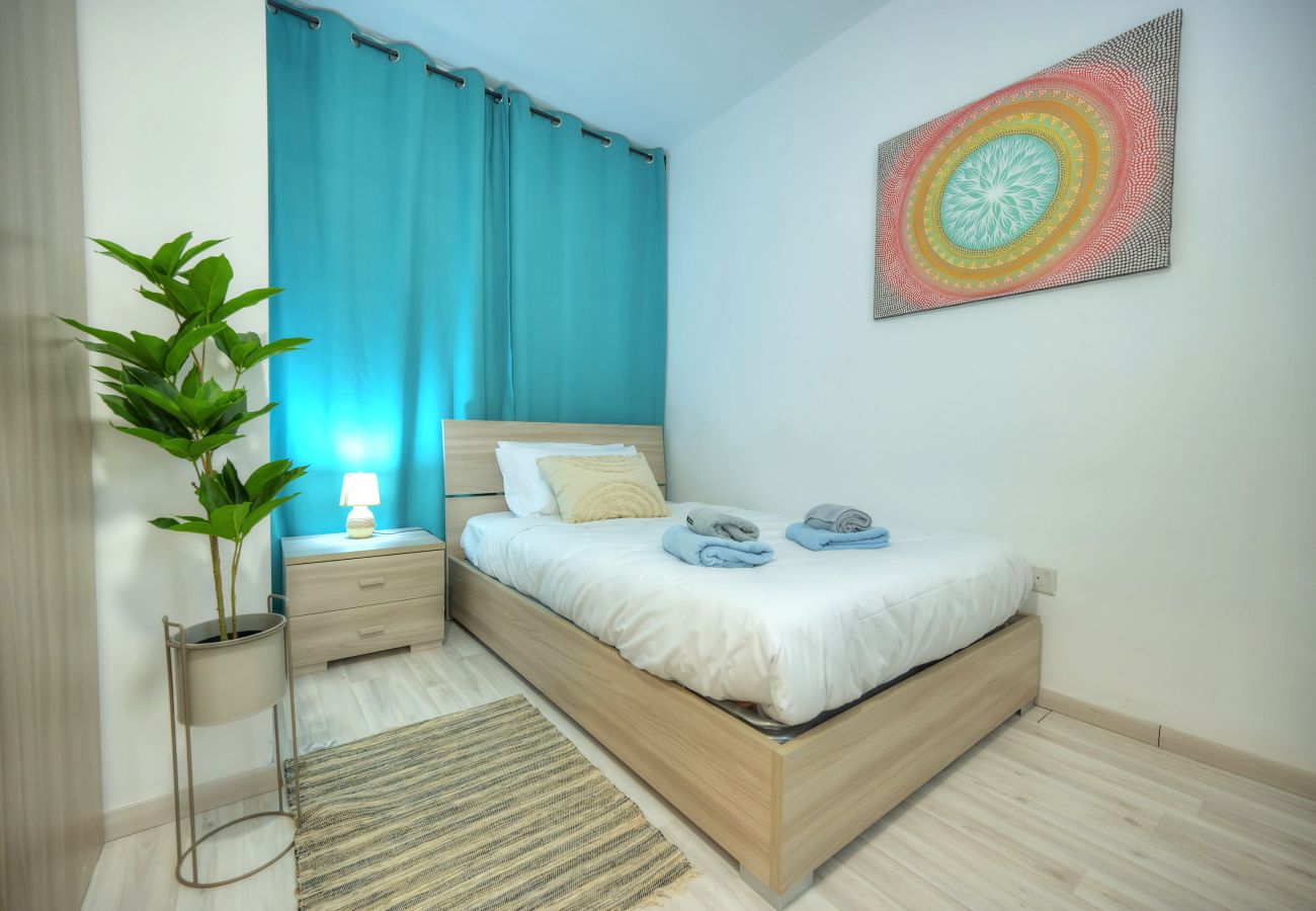 Apartamento en Sliema - Spacious seafront 3 bedrooms - balcony GOSLM-7
