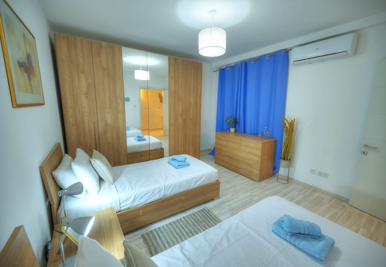 Apartamento en Sliema - Spacious seafront 3 bedrooms - balcony GOSLM-7