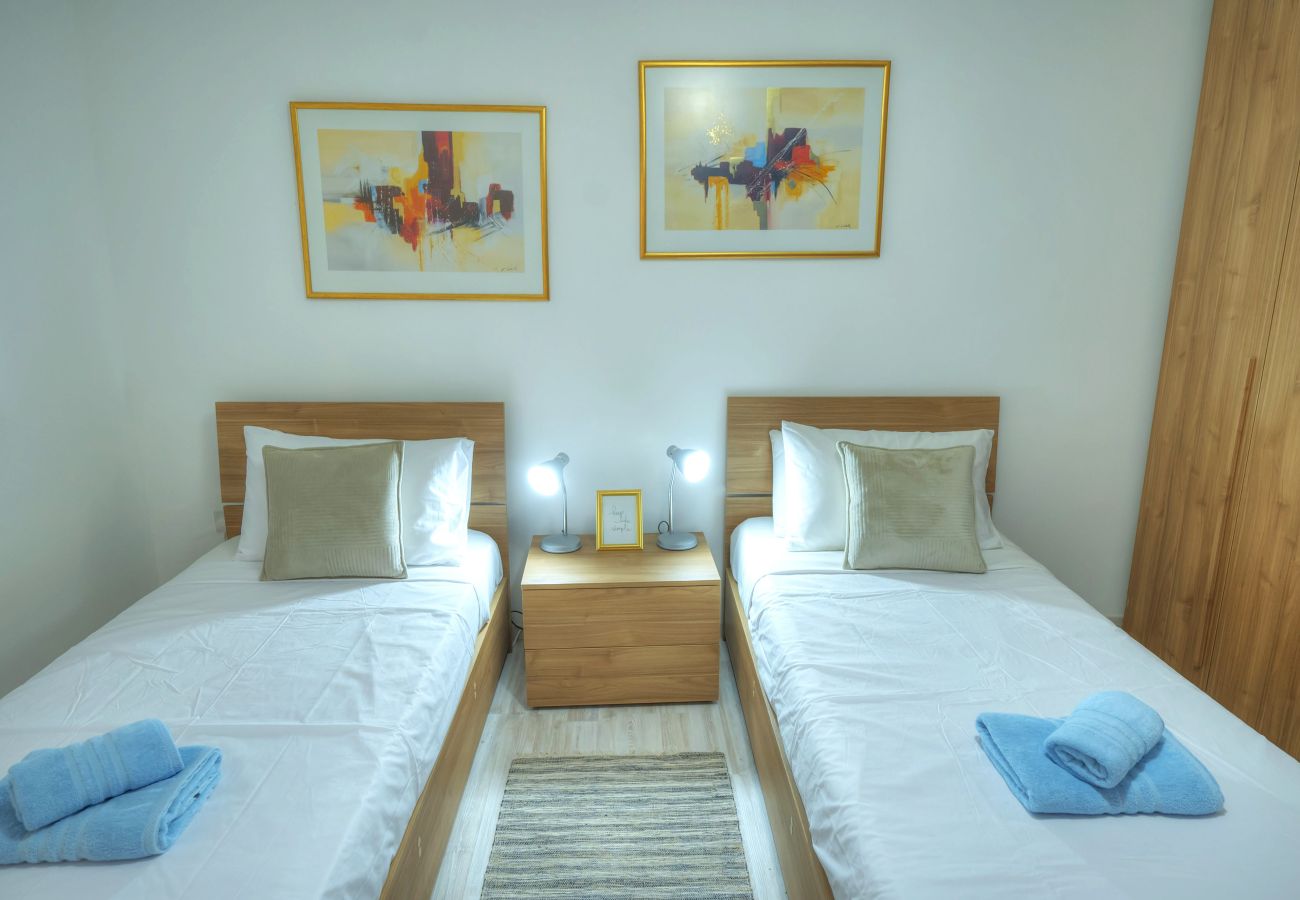 Apartamento en Sliema - Spacious seafront 3 bedrooms - balcony GOSLM-7