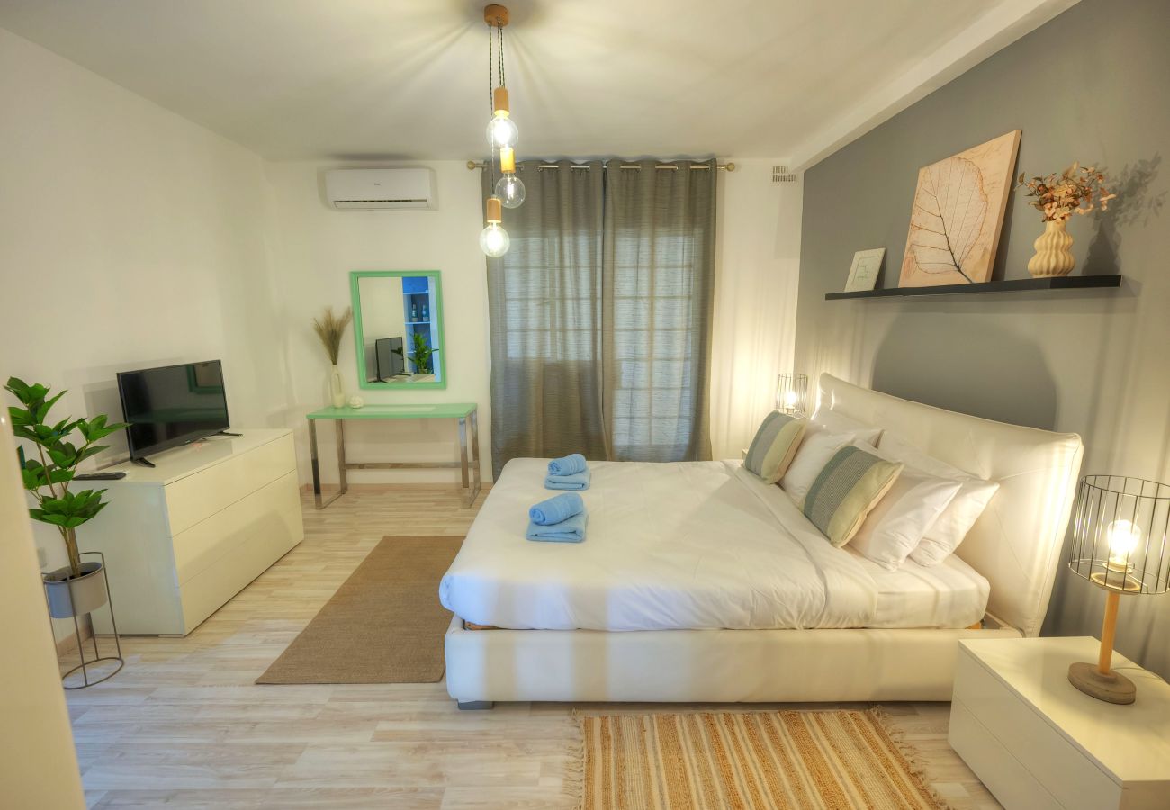 Apartamento en Sliema - Spacious seafront 3 bedrooms - balcony GOSLM-7