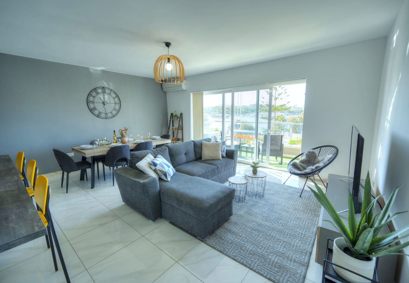 Apartamento en Sliema - Spacious seafront 3 bedrooms - balcony GOSLM-7