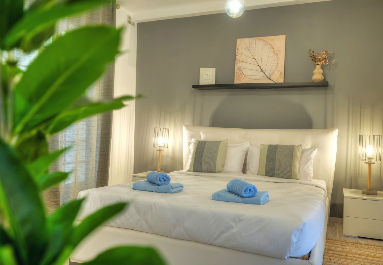 Apartamento en Sliema - Spacious seafront 3 bedrooms - balcony GOSLM-7