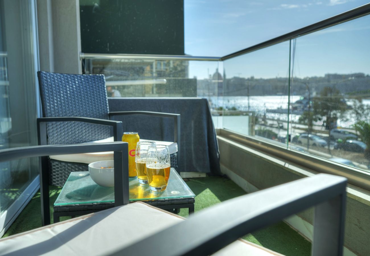 Apartamento en Sliema - Spacious seafront 3 bedrooms - balcony GOSLM-7