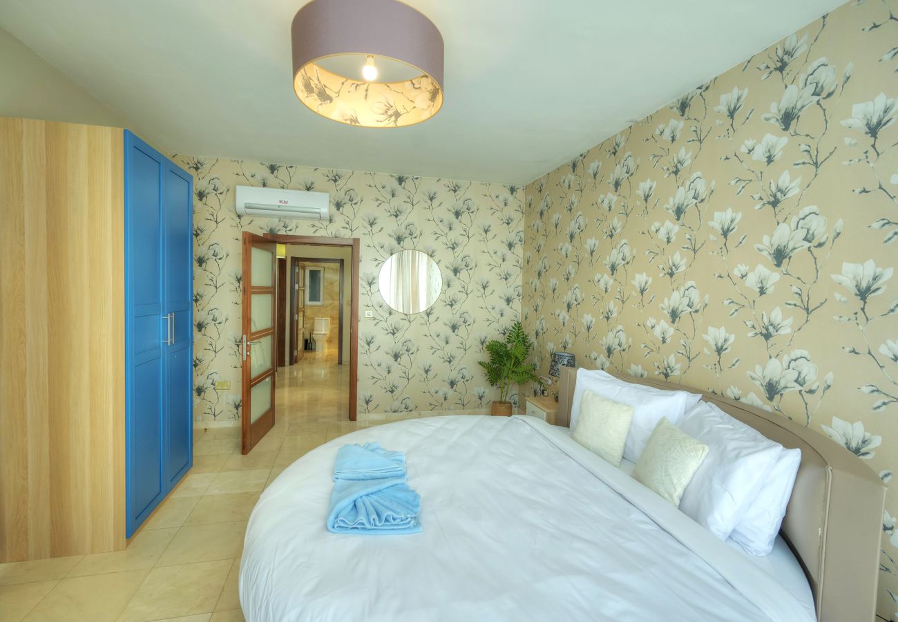 Apartamento en Ta'Xbiex - Spacious Seafront 3bedrooms, seaview balcony GOTAX1-1