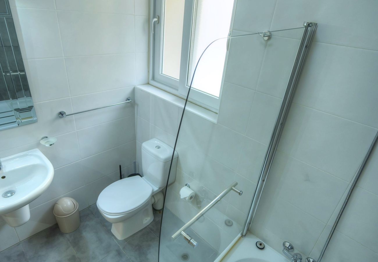 Apartamento en Ta'Xbiex - Spacious Seafront 3bedrooms, seaview balcony GOTAX1-1