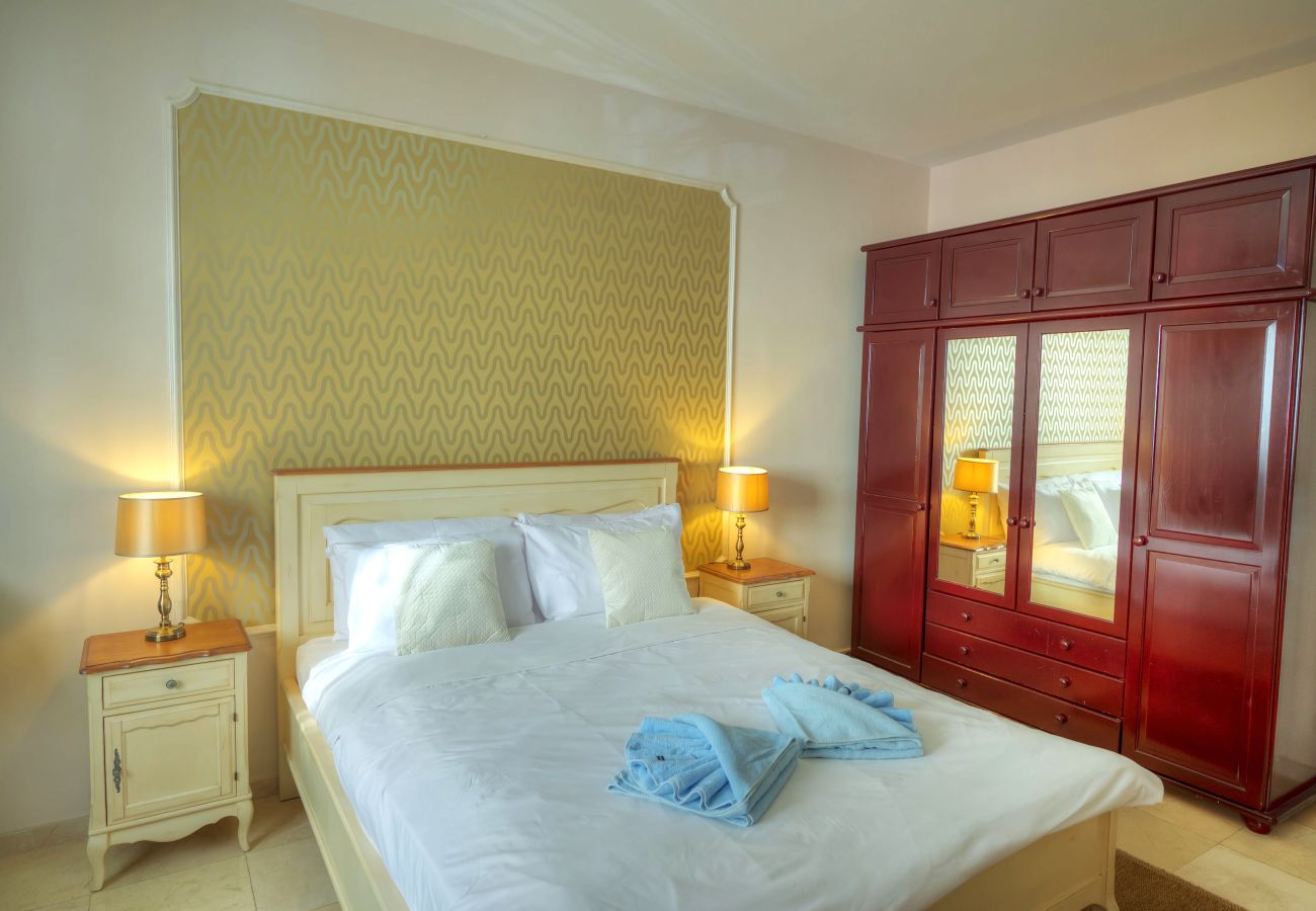 Apartamento en Ta'Xbiex - Spacious Seafront 3bedrooms, seaview balcony GOTAX1-1