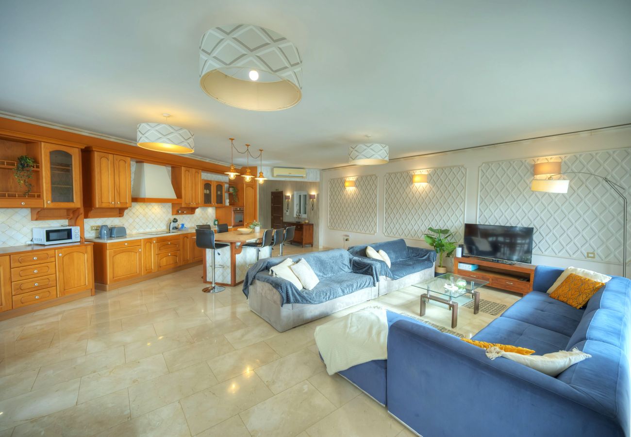 Apartamento en Ta'Xbiex - Spacious Seafront 3bedrooms, seaview balcony GOTAX1-1
