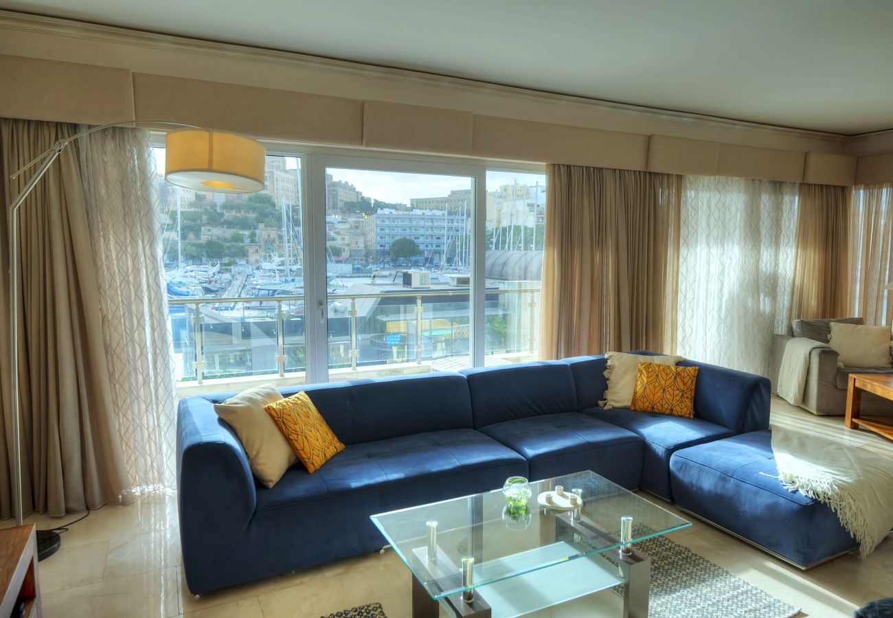 Apartamento en Ta'Xbiex - Spacious Seafront 3bedrooms, seaview balcony GOTAX1-1